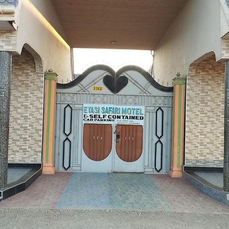 Lake Eyasi Safari Motel Mangola Екстериор снимка